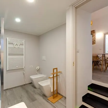 Castelli's Campo 12 Apartment *